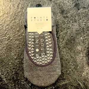 Pointe Studio Grippy Socks. S/M